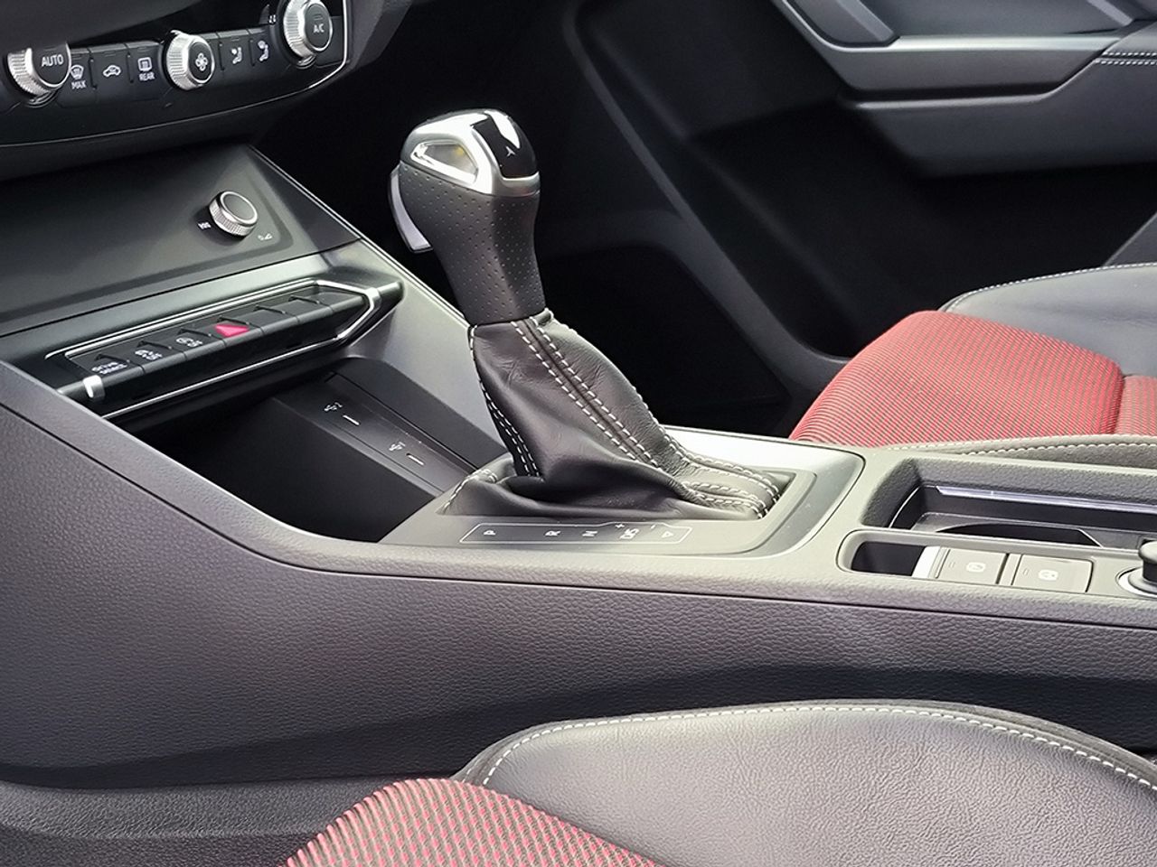 Audi Q3 sb 35 tfsi 150cv black line - Foto 2