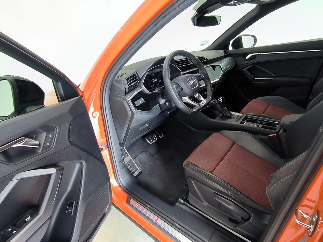 Audi Q3 sb 35 tfsi 150cv black line - Foto 2