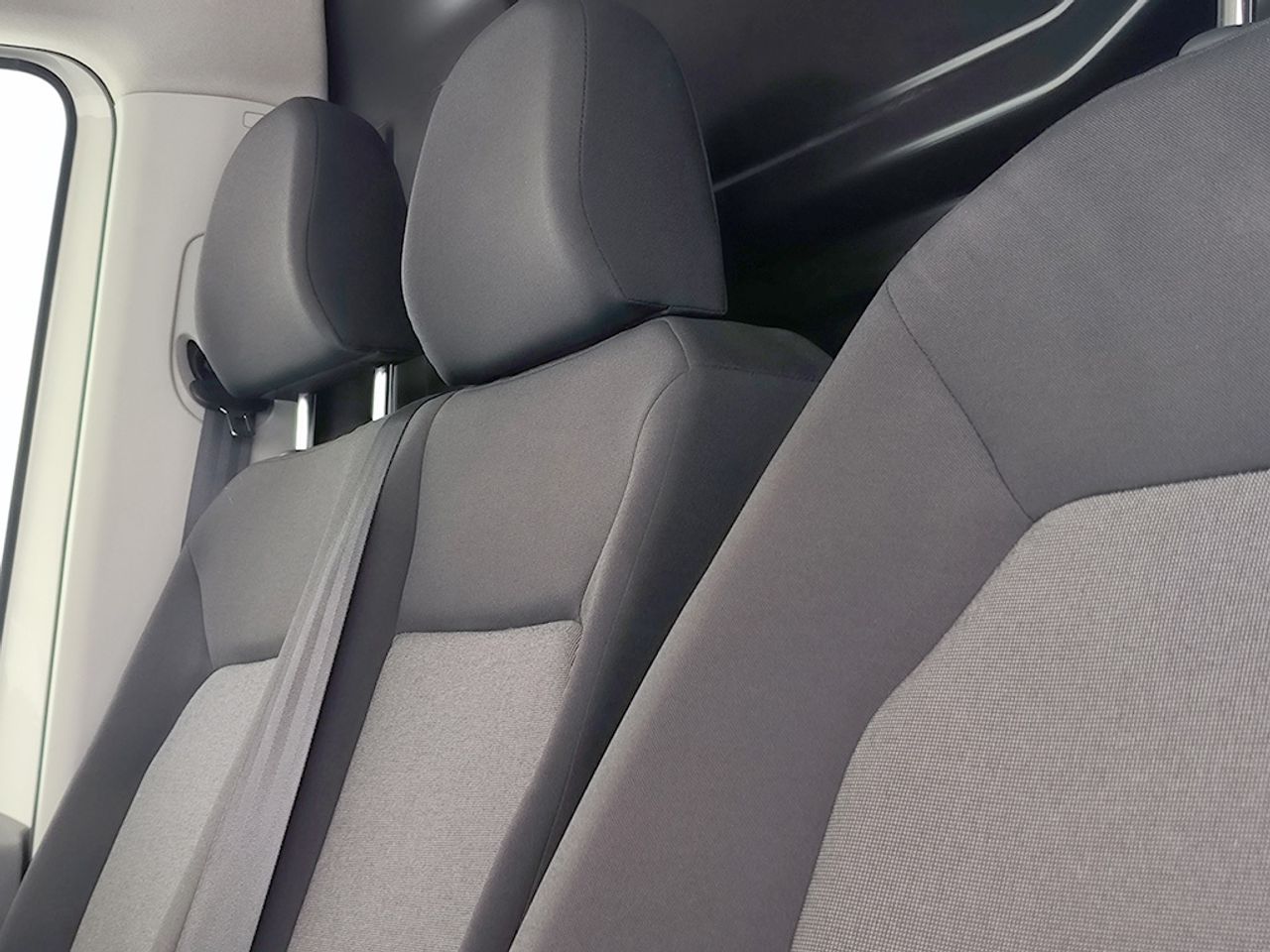 Volkswagen Crafter 35 furgon  batalla media l3h2 2.0 Tdi 140 cv 6 vel. 3500 kg - Foto 2