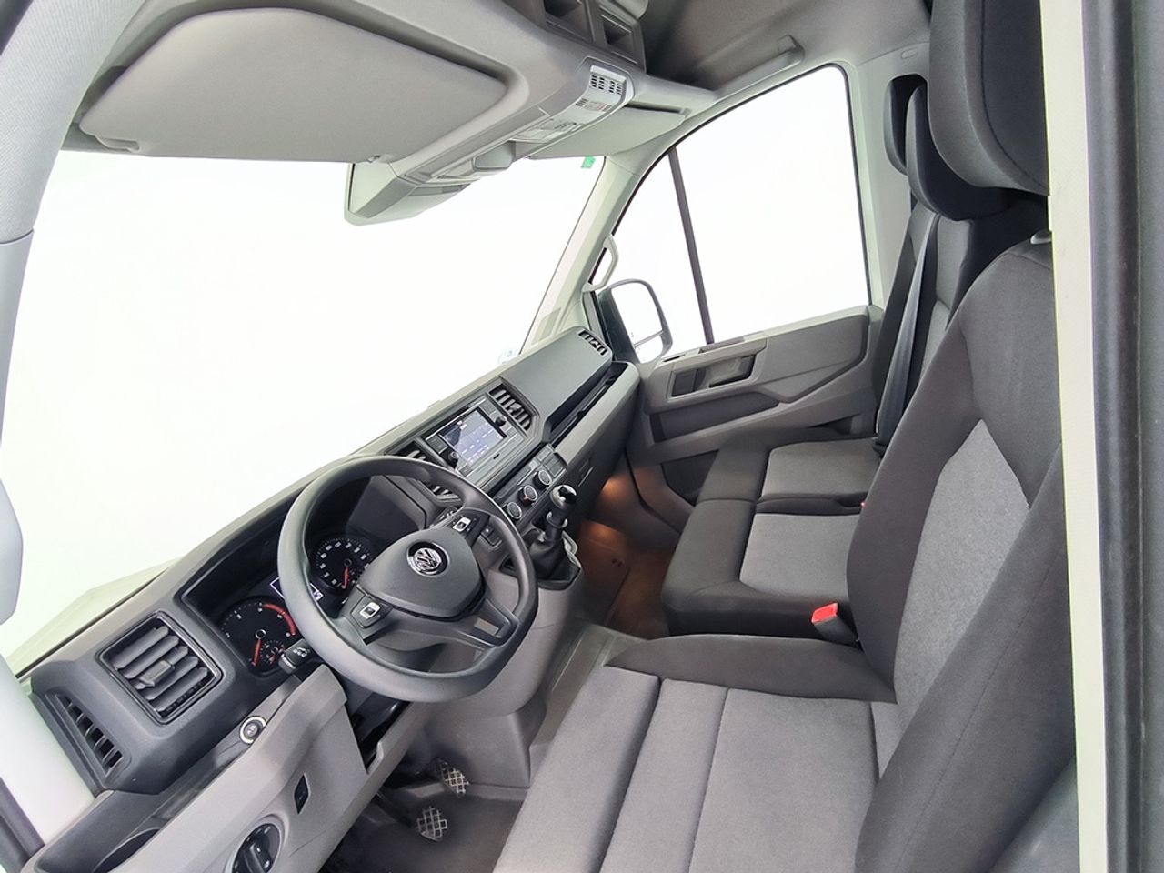 Volkswagen Crafter 35 furgon  batalla media l3h2 2.0 Tdi 140 cv 6 vel. 3500 kg - Foto 2