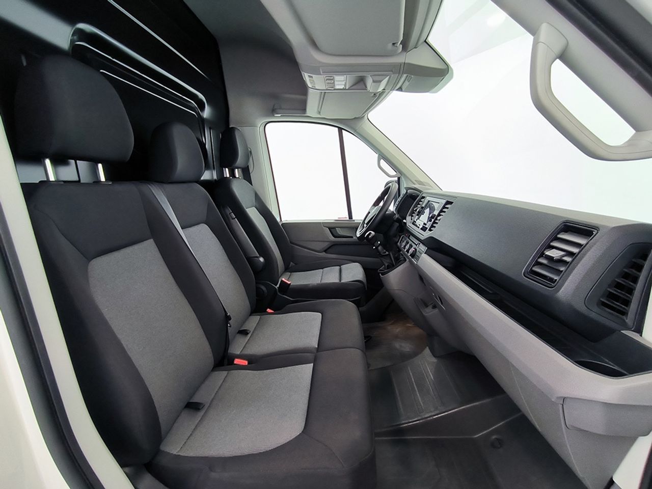 Volkswagen Crafter 35 furgon  batalla media l3h2 2.0 Tdi 140 cv 6 vel. 3500 kg - Foto 2