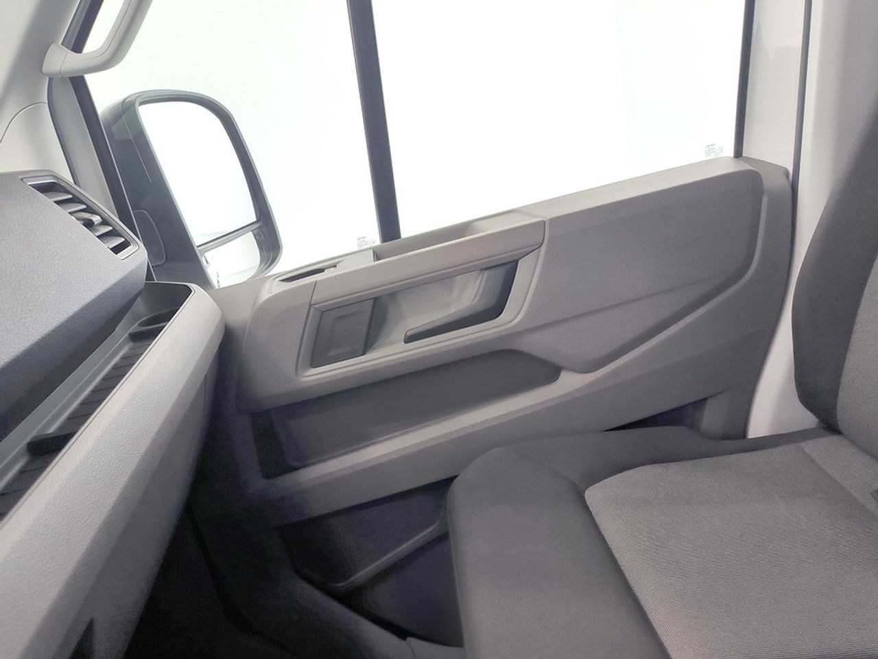 Volkswagen Crafter 35 furgon  batalla media l3h2 2.0 Tdi 140 cv 6 vel. 3500 kg - Foto 2