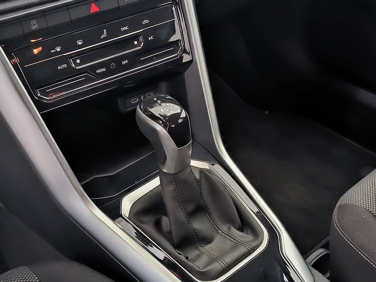 Volkswagen T-Roc 15 tsi 150cv dsg life - Foto 2