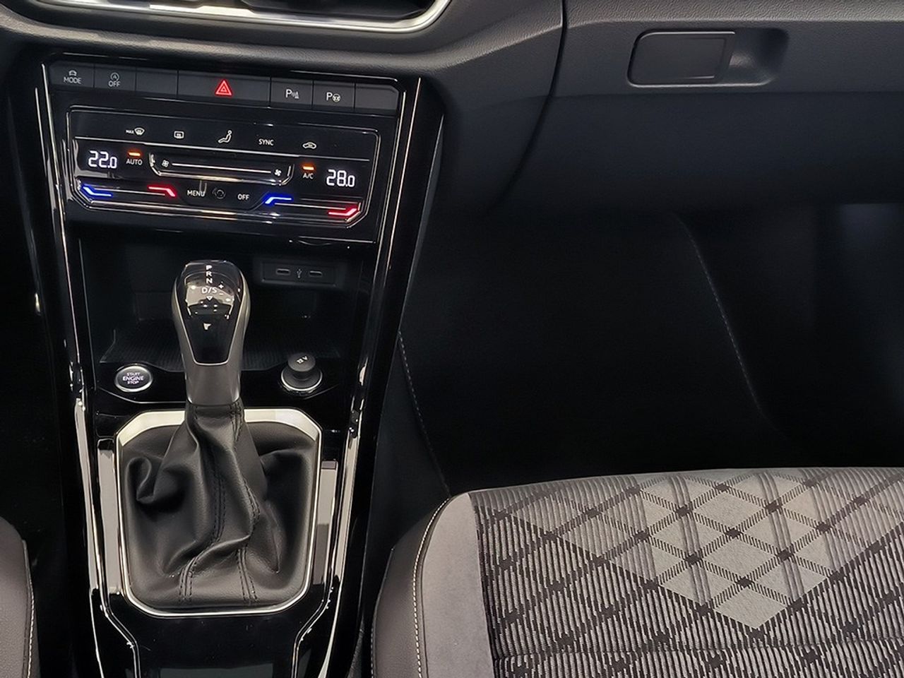 Volkswagen T-Roc 20 tdi 150cv dsg r-line - Foto 2