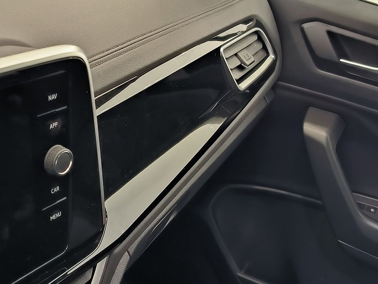 Volkswagen T-Roc 20 tdi 150cv dsg r-line - Foto 2