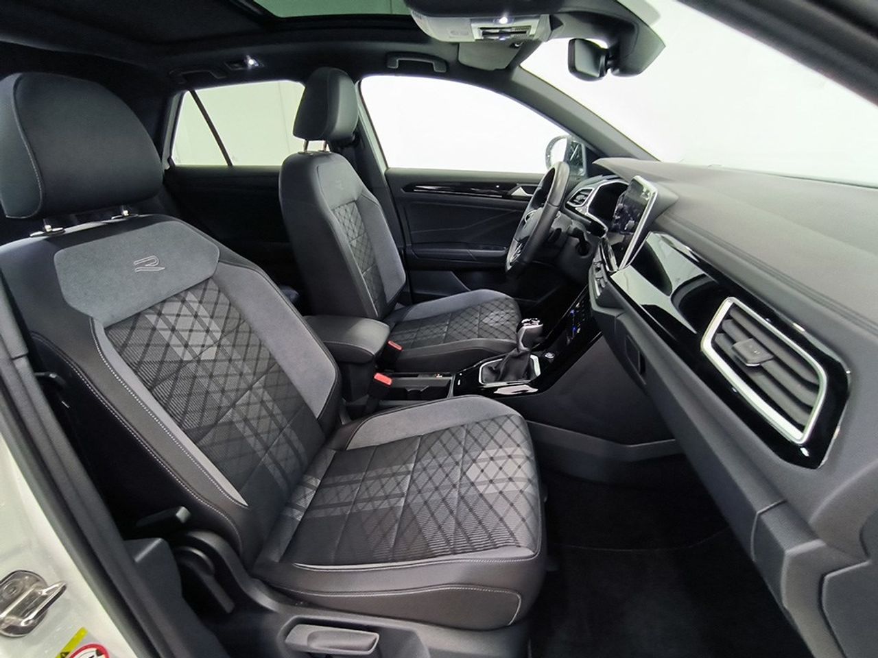 Volkswagen T-Roc 20 tdi 150cv dsg r-line - Foto 2