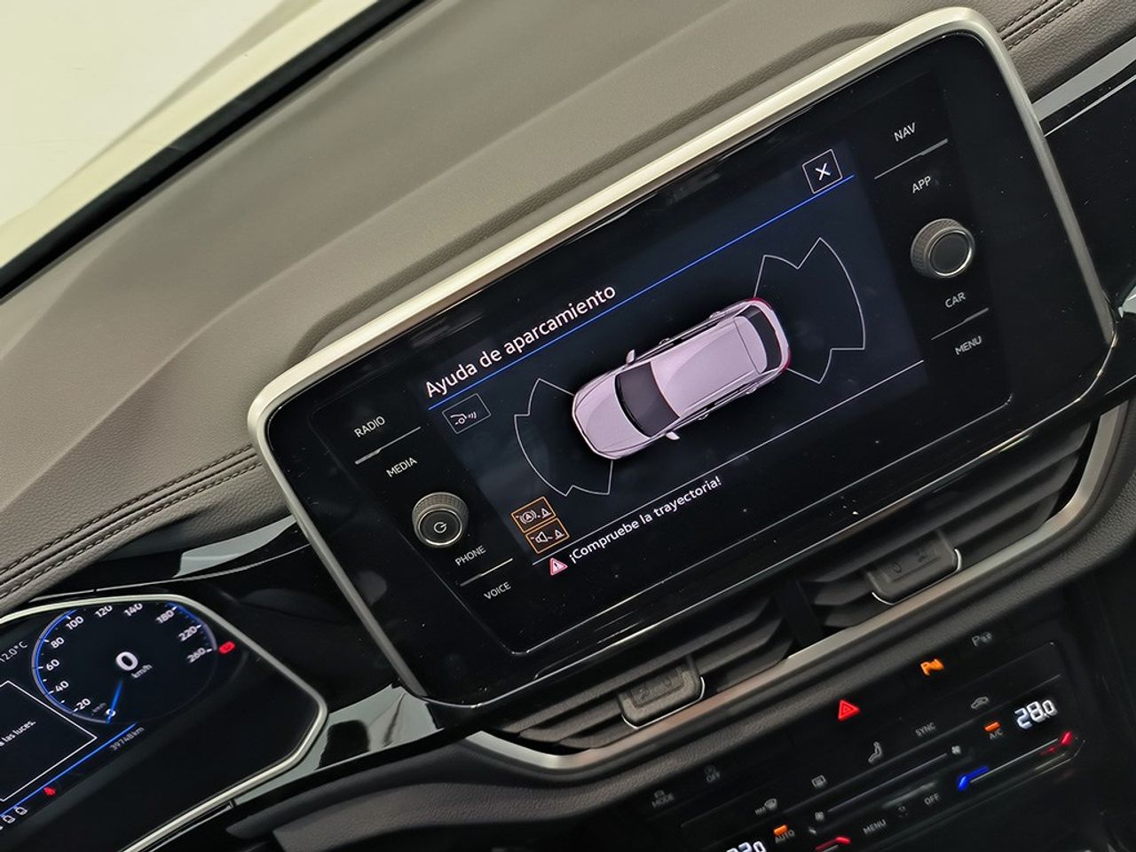 Volkswagen T-Roc 20 tdi 150cv dsg r-line - Foto 2