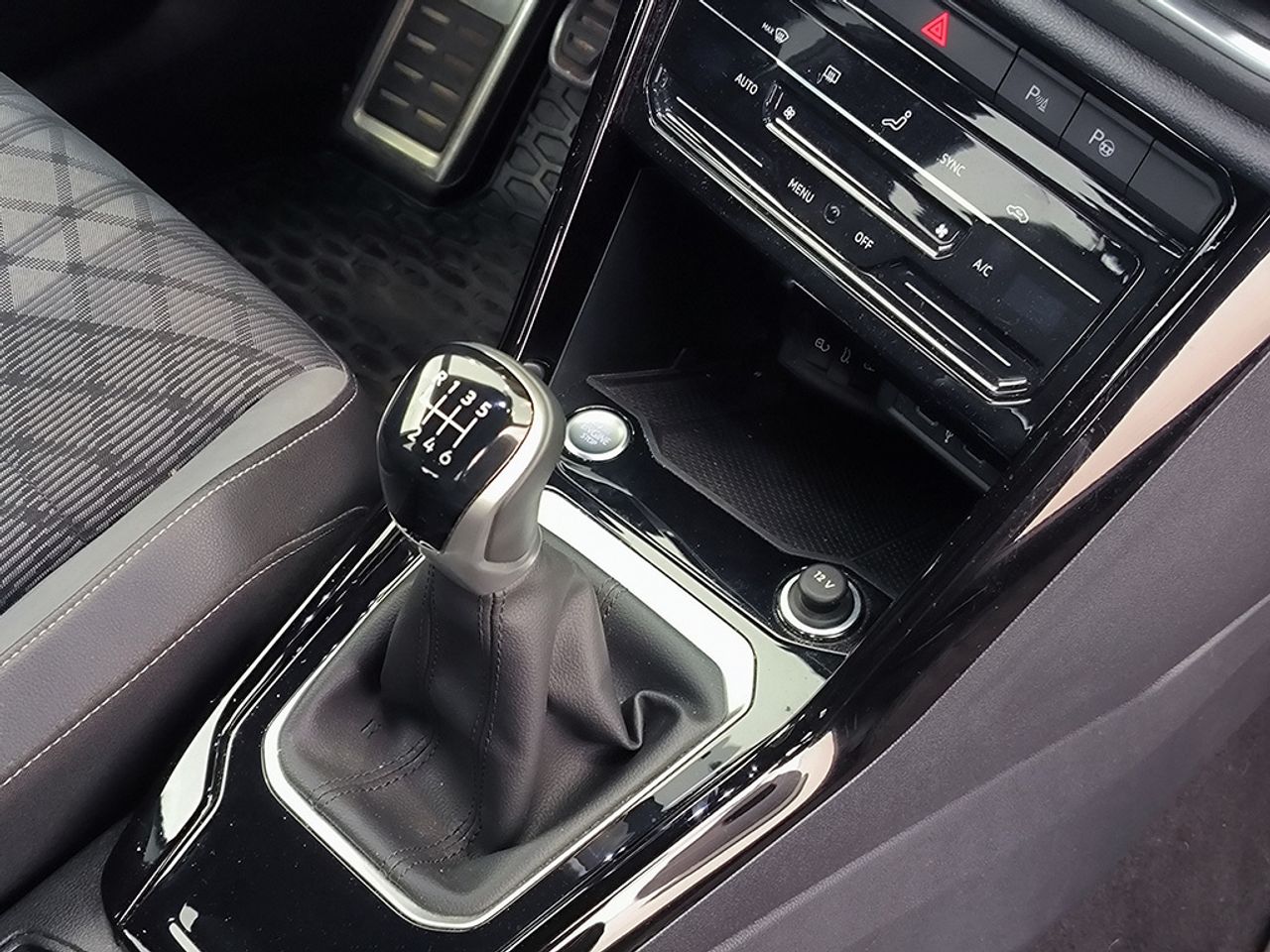 Volkswagen T-roc R-line 1.5 Tsi 110kw (150cv) - Foto 2