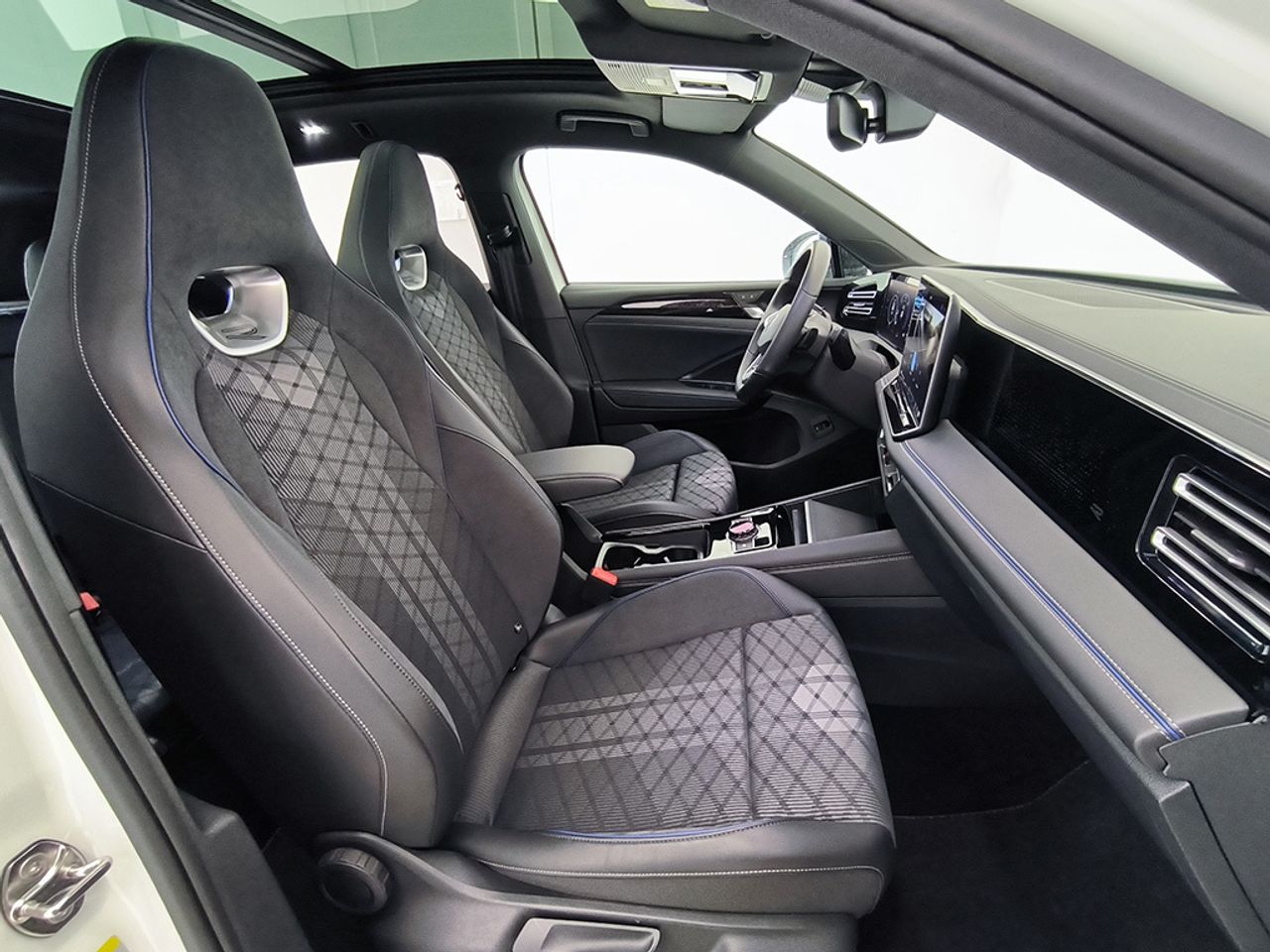 Volkswagen Tiguan 2.0 Tdi 150 Cv Dsg R-line - Foto 2