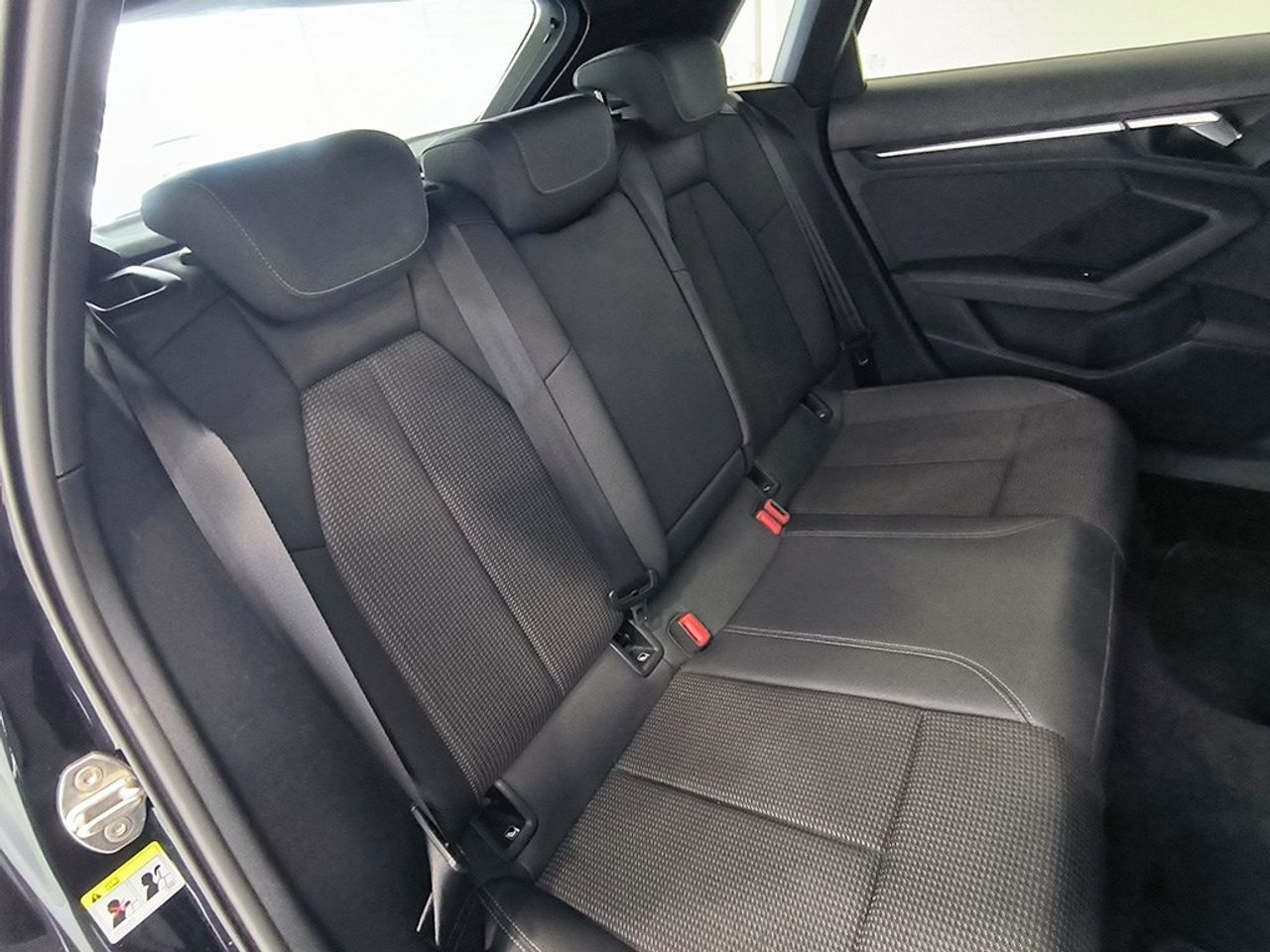 Audi A3 sb 30 tfsi 110 cv stronic black line - Foto 2