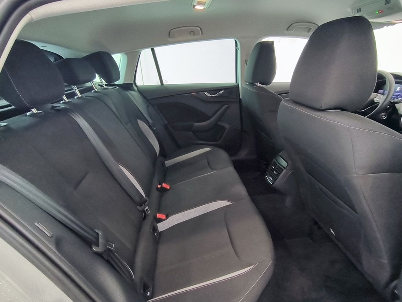 Skoda Scala 10 tsi 115cv selection - Foto 2