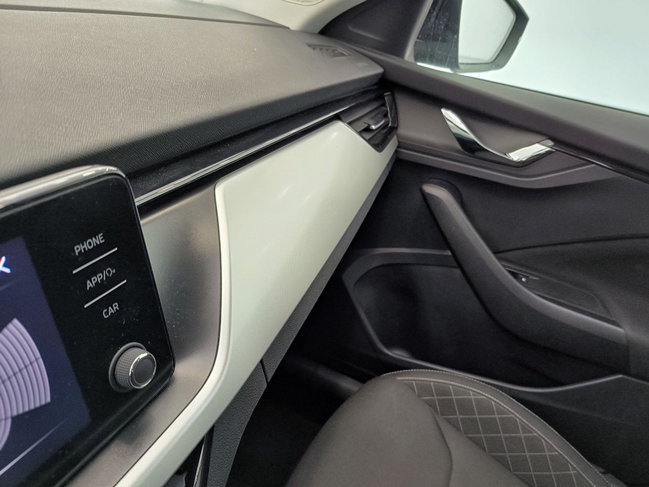 Skoda Scala 1.0 Tsi 110 Cv Emotion - Foto 2