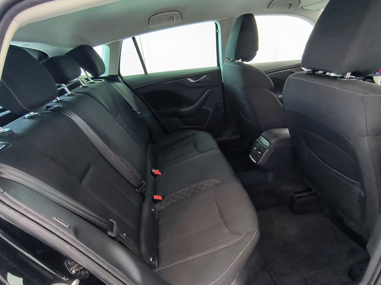 Skoda Scala 1.0 Tsi 110 Cv Emotion - Foto 2