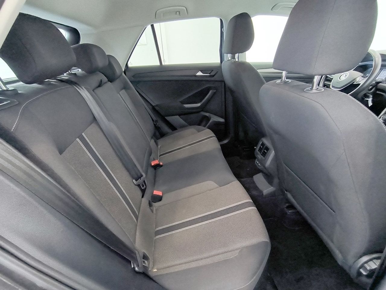 Volkswagen T-Roc 1.5 tsi 150 cv dsg advance r-line - Foto 2