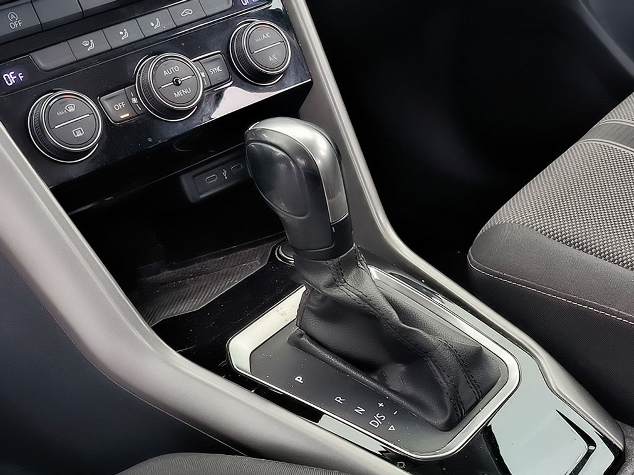 Volkswagen T-Roc 1.5 tsi 150 cv dsg advance r-line - Foto 2