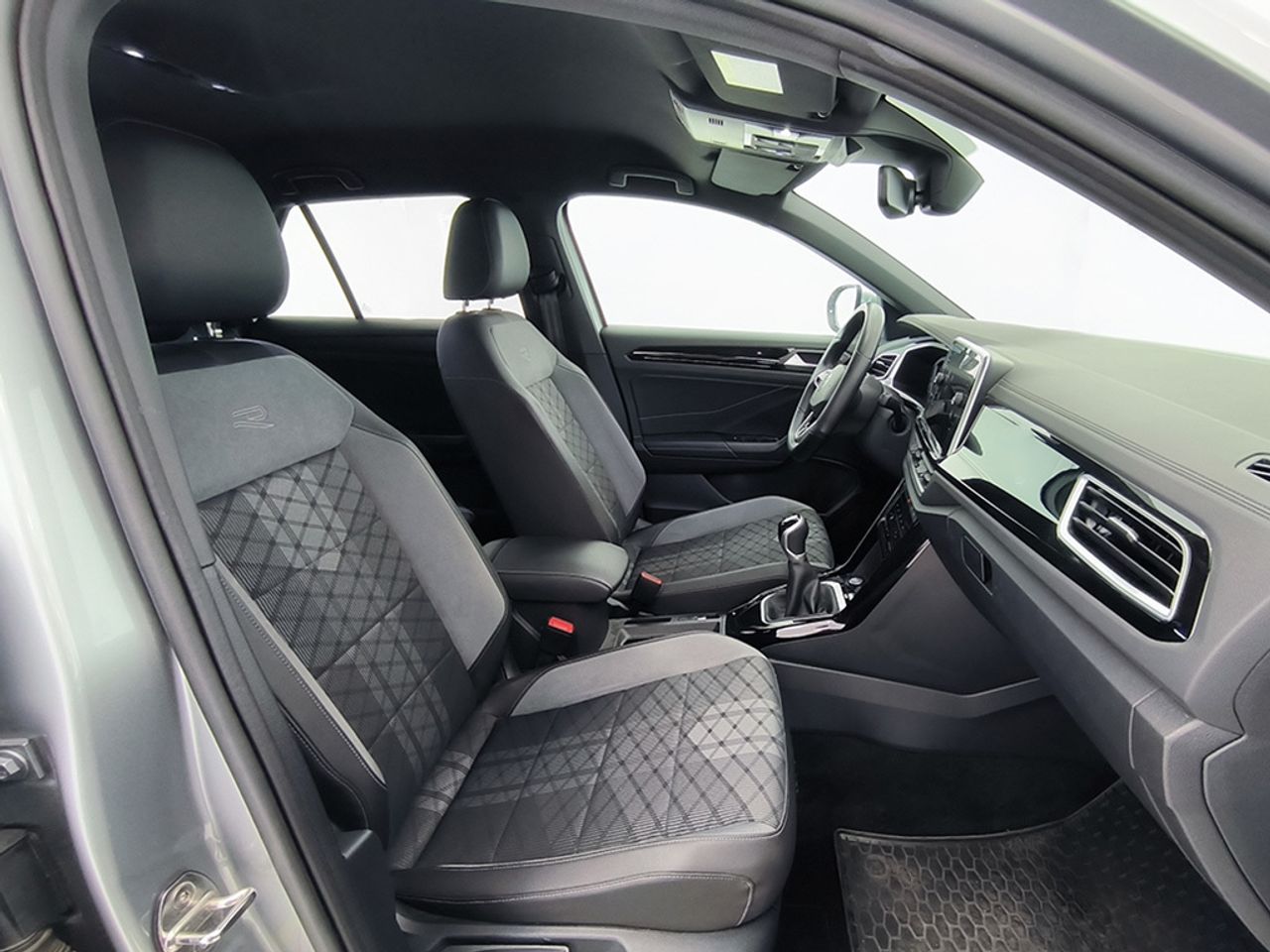 Volkswagen T-roc 1.5 Tsi 150 Cv R-line - Foto 2