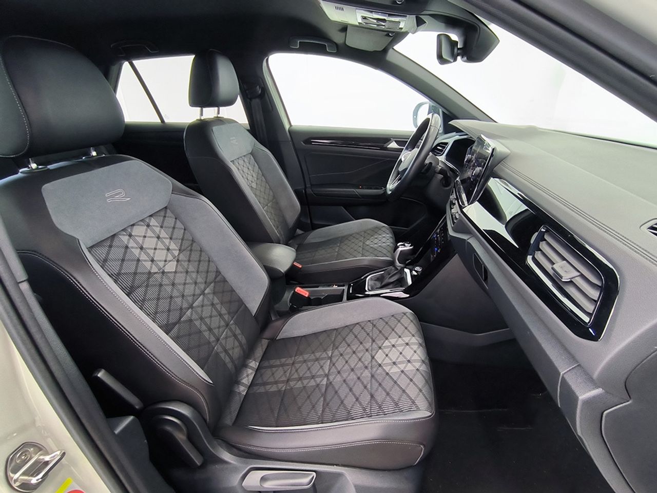 Volkswagen T-roc 2.0 Tdi 150 Cv Dsg Rline - Foto 2