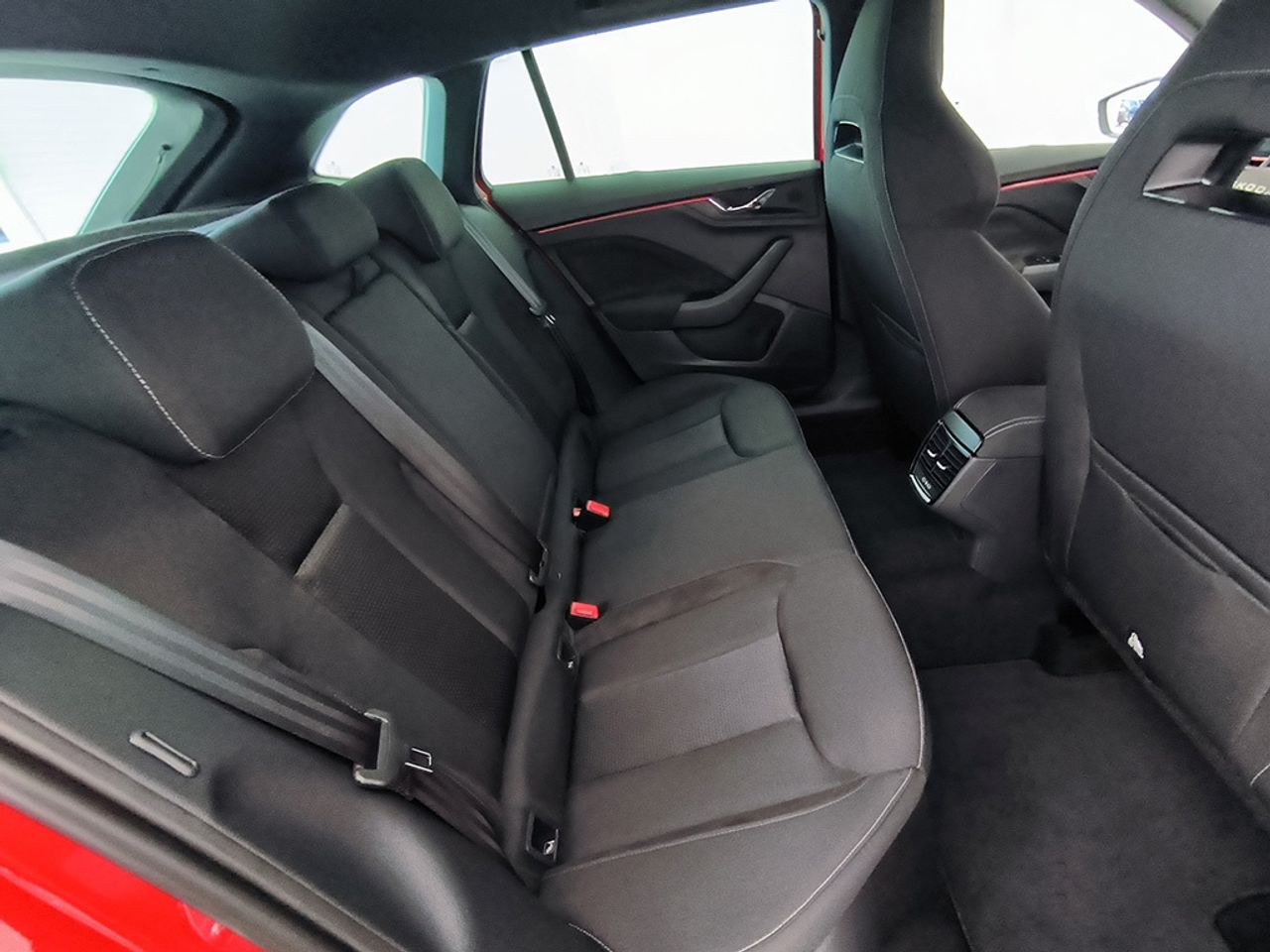 Skoda Scala 1.5 Tsi 110 Kw (150 Cv) Dsg Plus - Foto 2