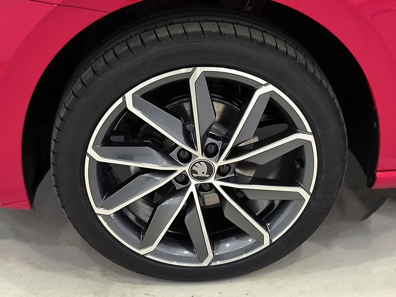 Skoda Scala 1.5 Tsi 110 Kw (150 Cv) Dsg Plus - Foto 2