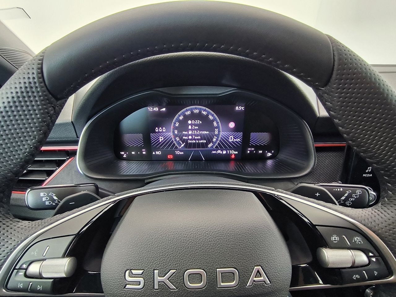 Skoda Scala 1.5 Tsi 110 Kw (150 Cv) Dsg Plus - Foto 2