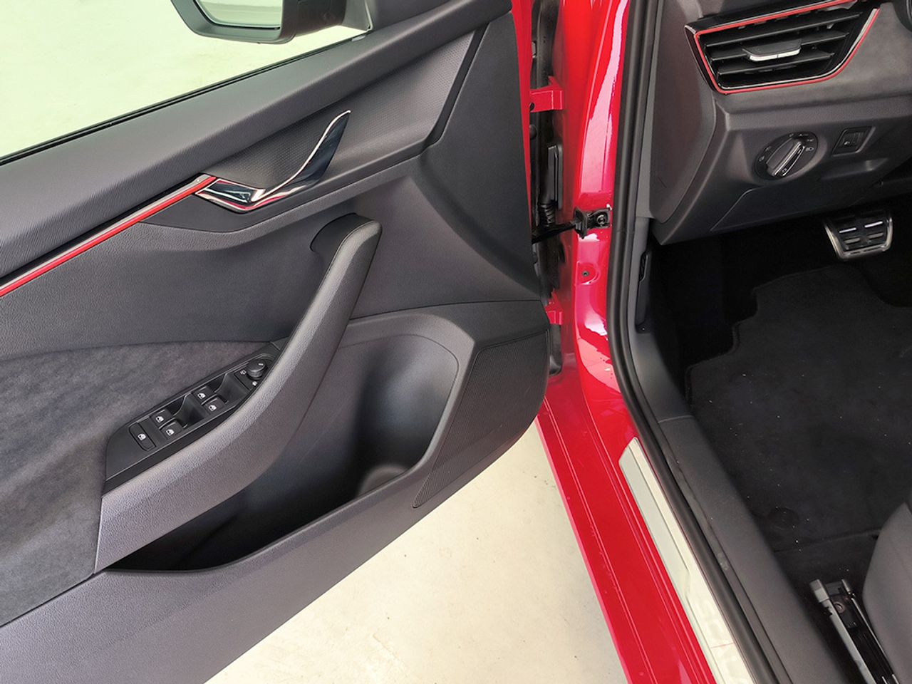 Skoda Scala 1.5 Tsi 110 Kw (150 Cv) Dsg Plus - Foto 2
