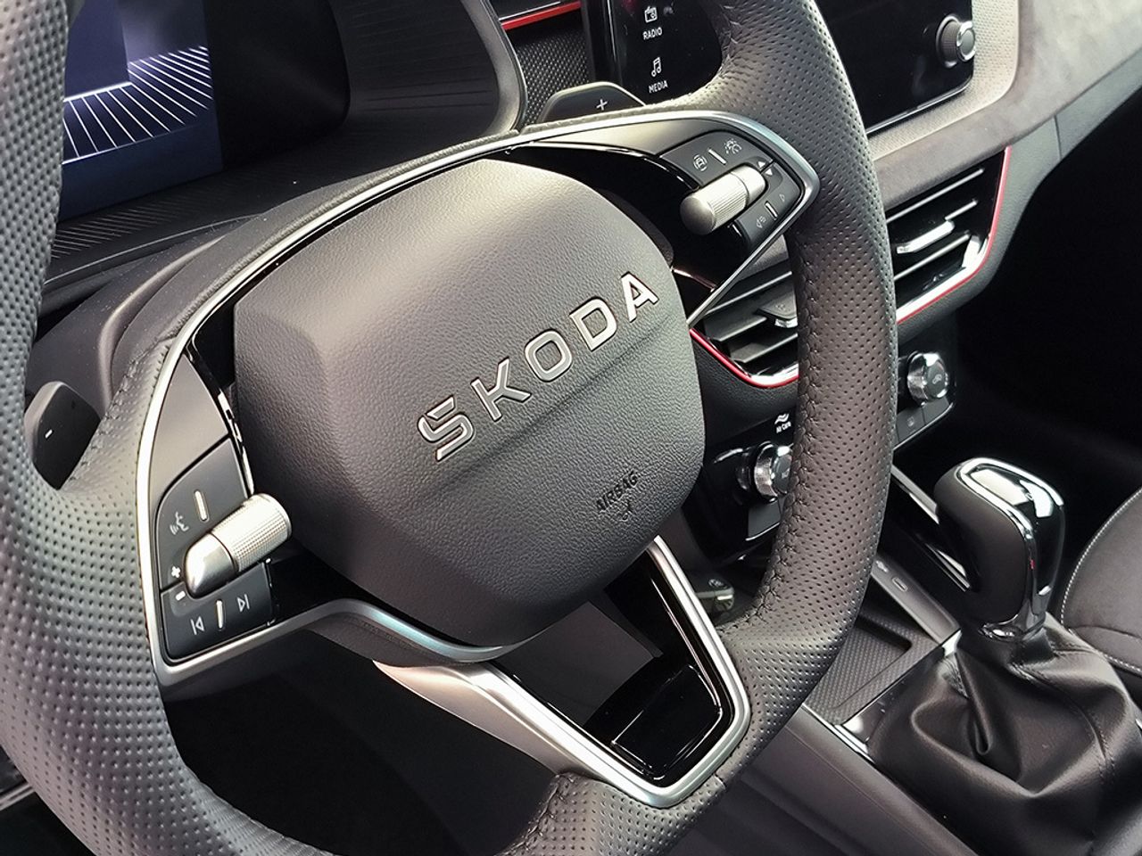 Skoda Scala 1.5 Tsi 110 Kw (150 Cv) Dsg Plus - Foto 2