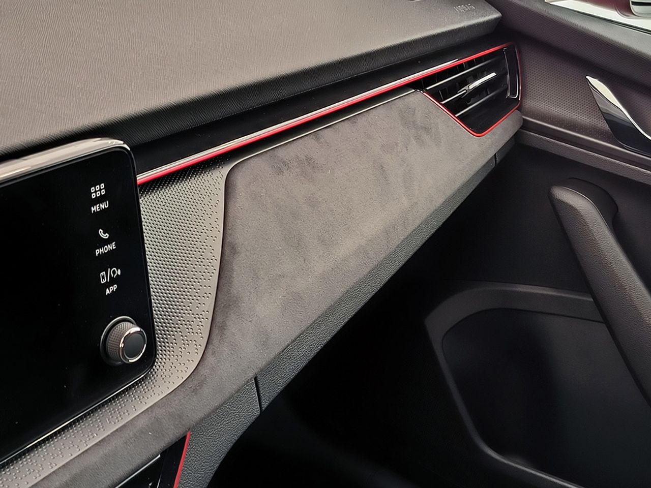 Skoda Scala 1.5 Tsi 110 Kw (150 Cv) Dsg Plus - Foto 2