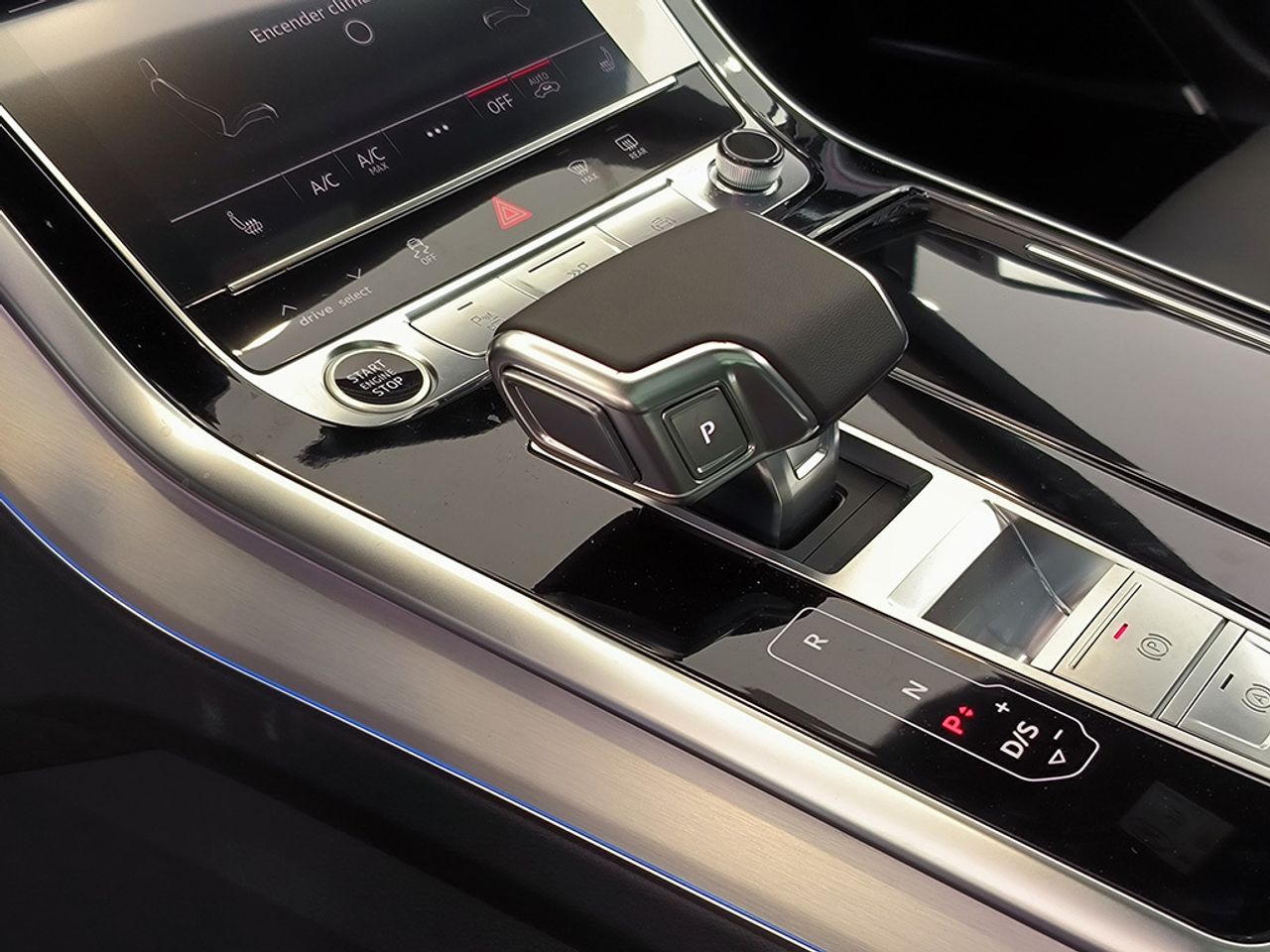 Audi Q8 Suv Black Line Tfsi E Quattro 290 Kw Tipt - Foto 2