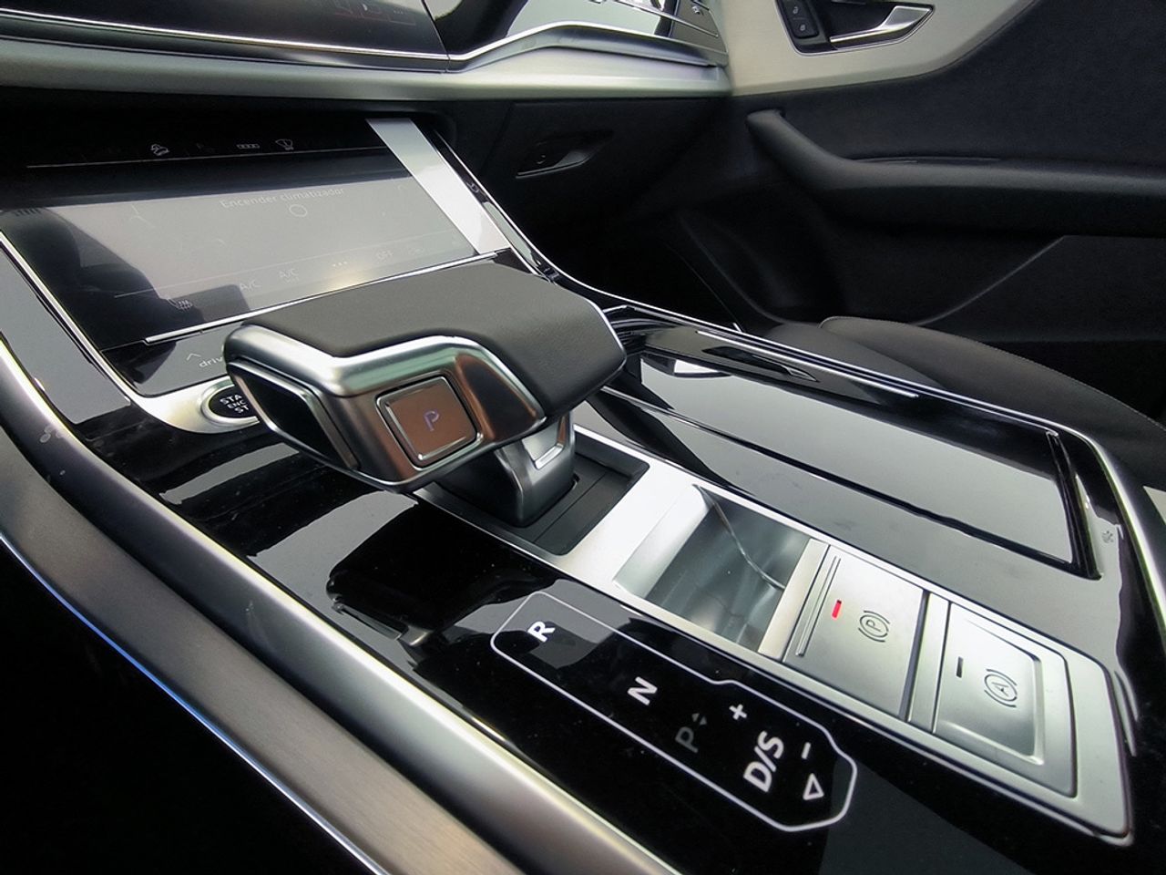 Audi Q8 Suv Black Line Tfsi E Quattro 290 Kw Tipt - Foto 2