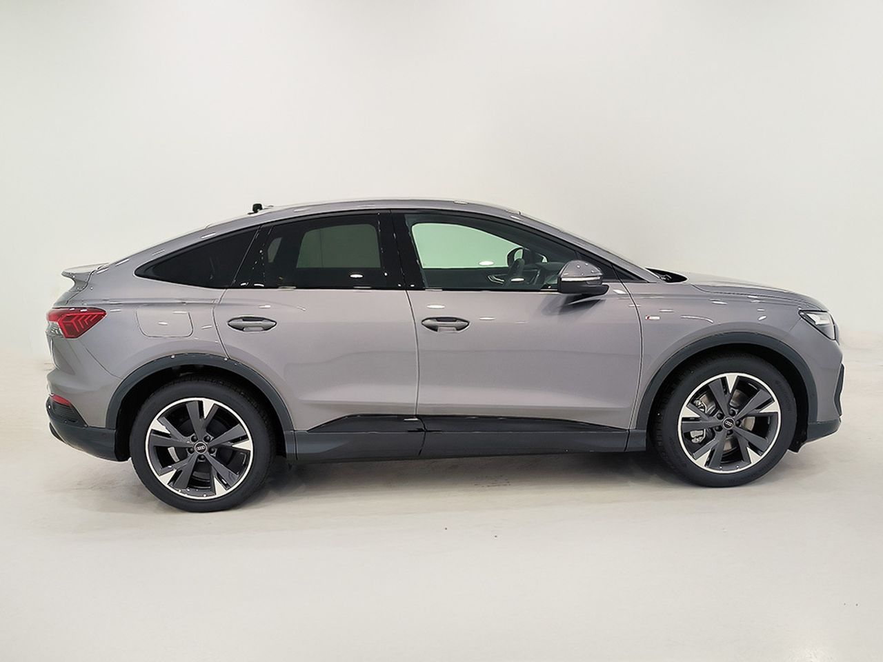 Audi Q4 Sportback Genuine Edition 45 E-tron 210,0 - Foto 2