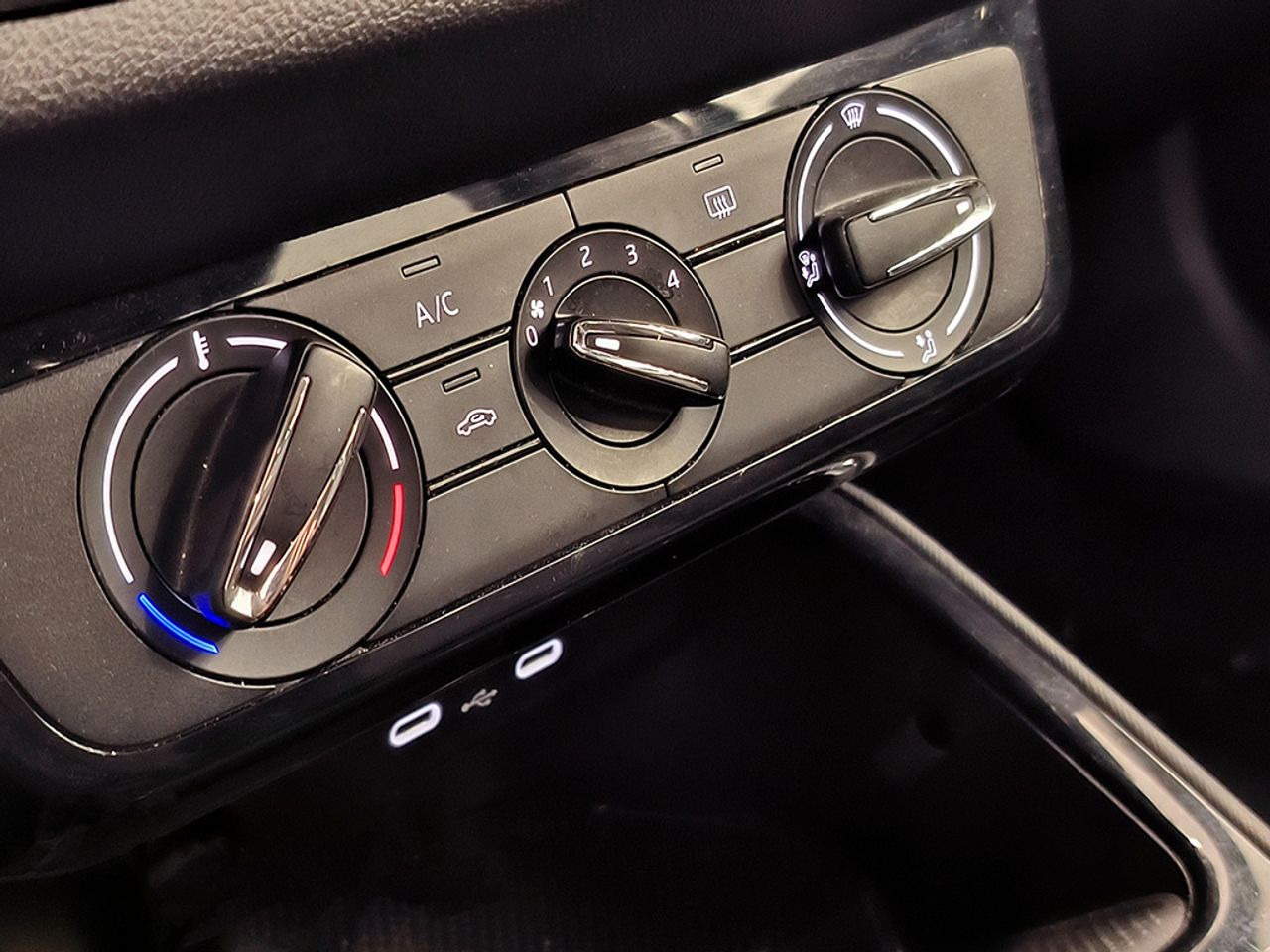 Skoda Fabia 10 Tsi 95 Cv Selection - Foto 2