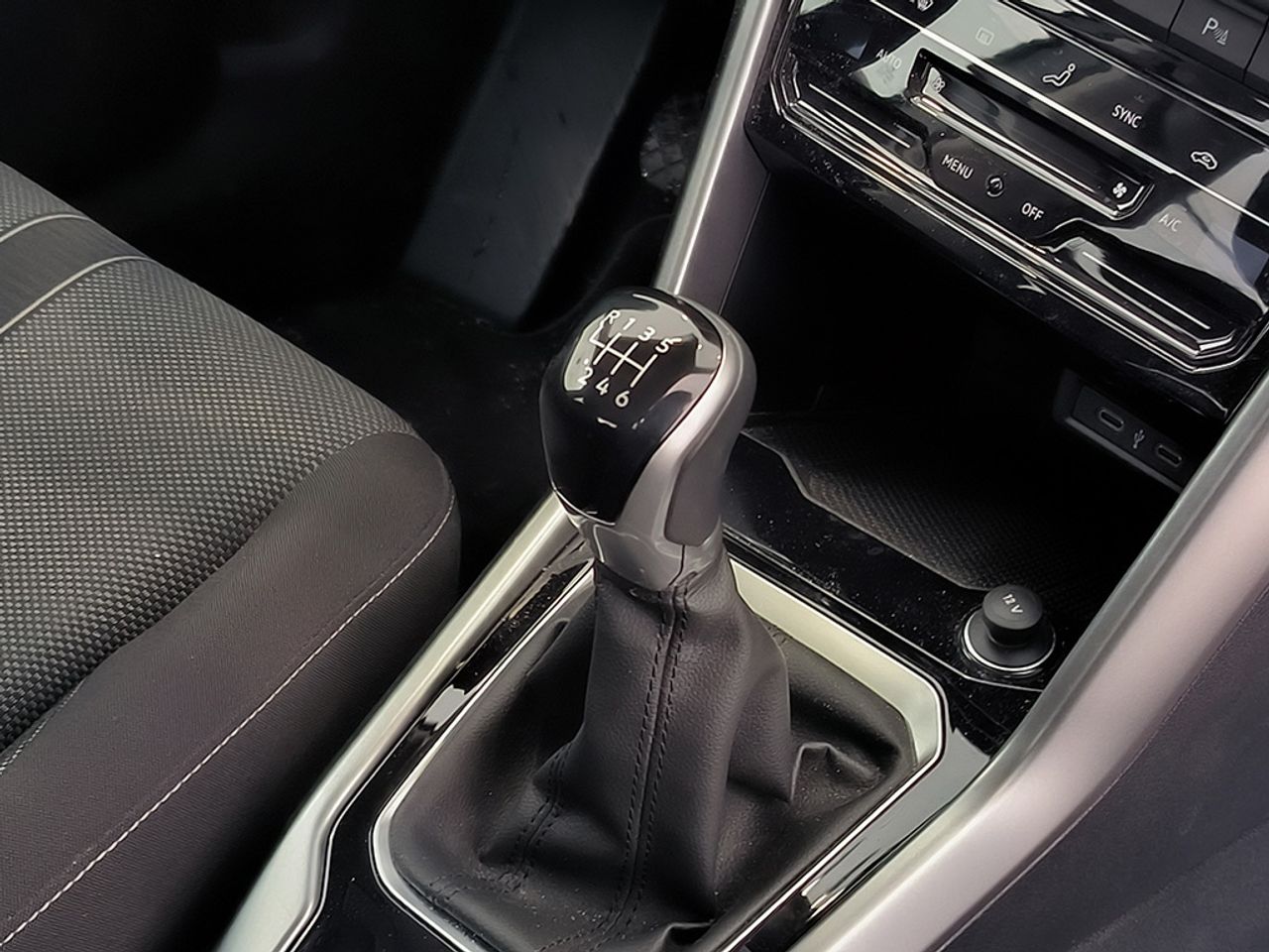 Volkswagen T-roc 1.5 Tsi 150 Cv Life - Foto 2