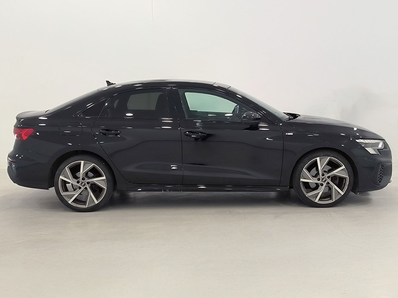 Audi A3 Sedan 20 Tdi 150cv Stronic Blackline - Foto 2