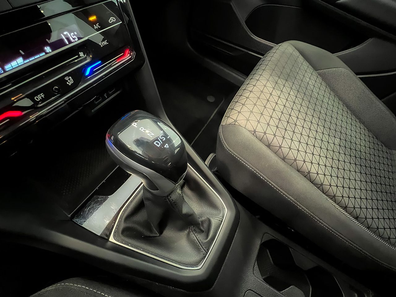 Volkswagen T-cross 1.0 Tsi 110 Cv Dsg Advance - Foto 2