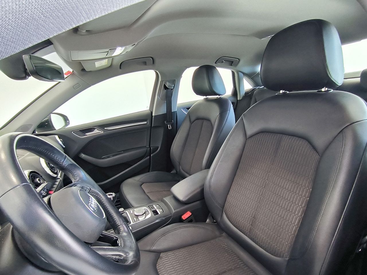 Audi A3 Sedan 35 Tfsi 150 Cv Design - Foto 2
