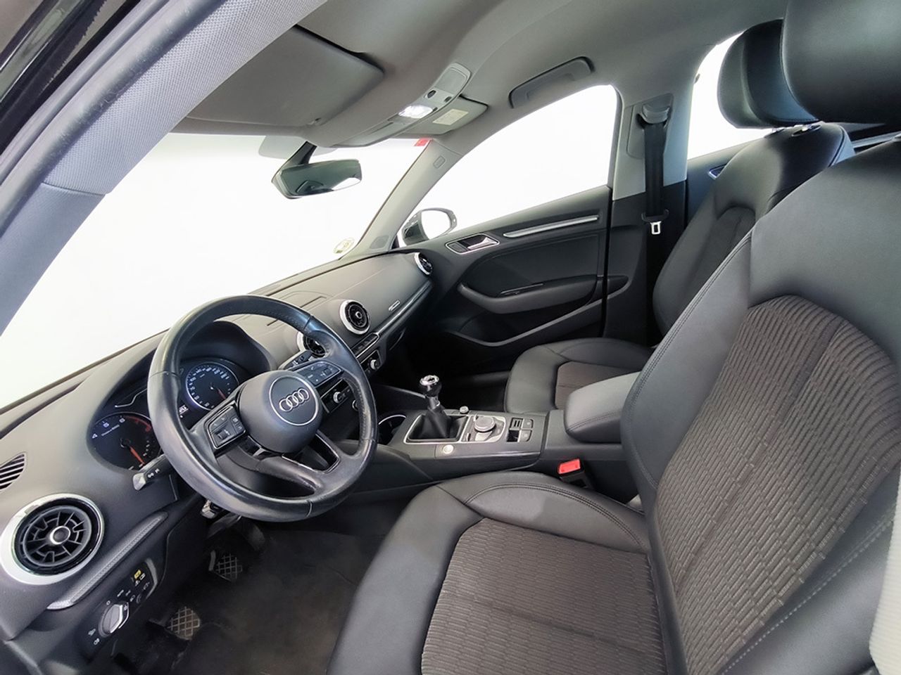 Audi A3 Sedan 35 Tfsi 150 Cv Design - Foto 2
