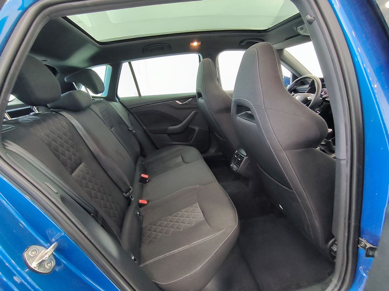 Skoda Kamiq 1.5 Tsi 150 Cv Sport - Foto 2