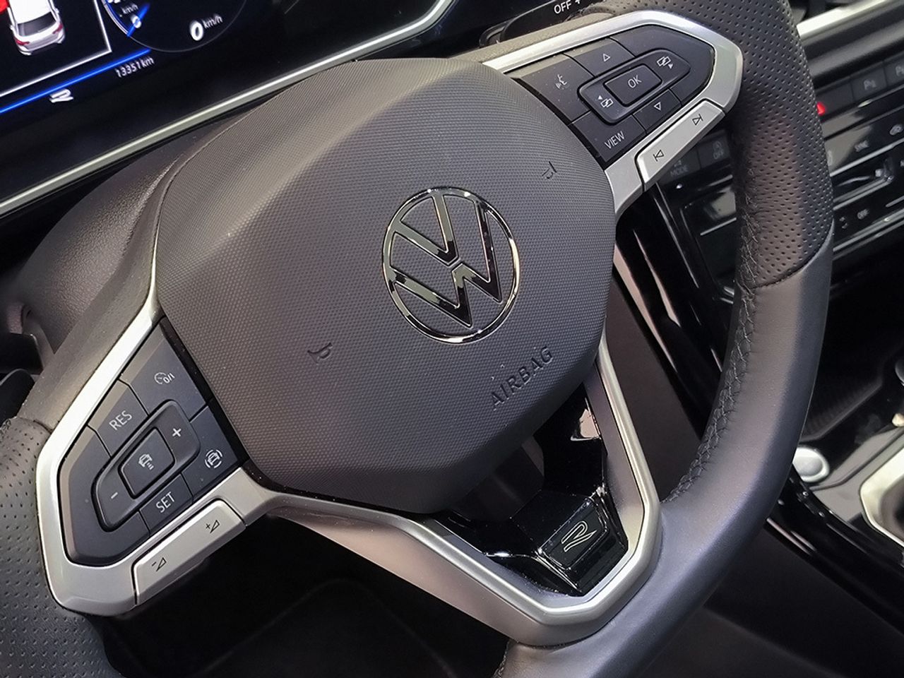 Volkswagen T-Roc 1.5 tsi 150 cv dsg r-line - Foto 2