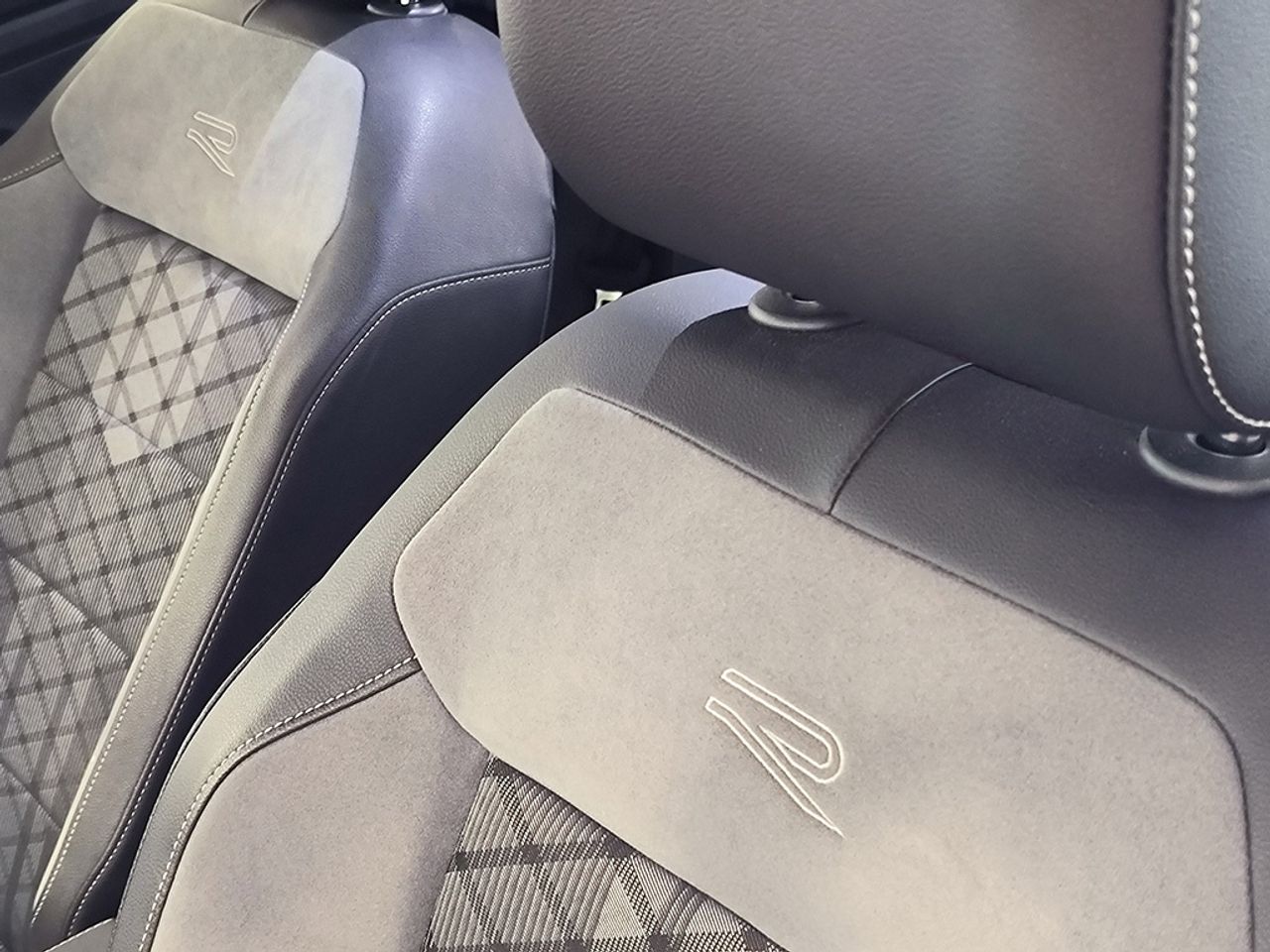 Volkswagen T-roc 1.5 Tsi 150 Cv Dsg R-line - Foto 2