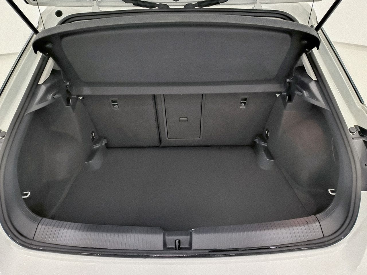Volkswagen T-roc 1.6 Tdi 115 Cv Advance - Foto 2