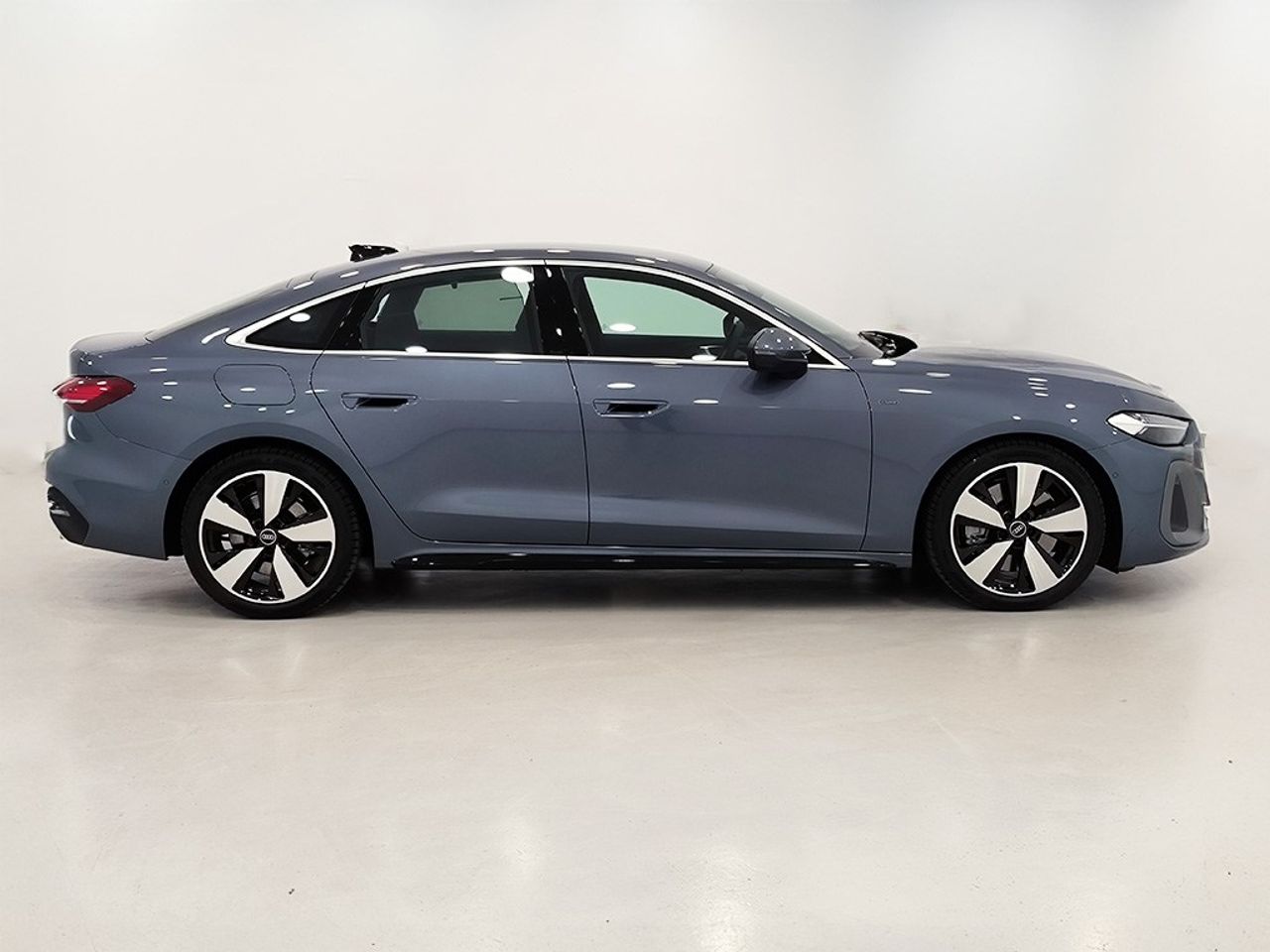 Audi A5 Sedan Black Line Tfsi E Quattro 220 Kw S T - Foto 2