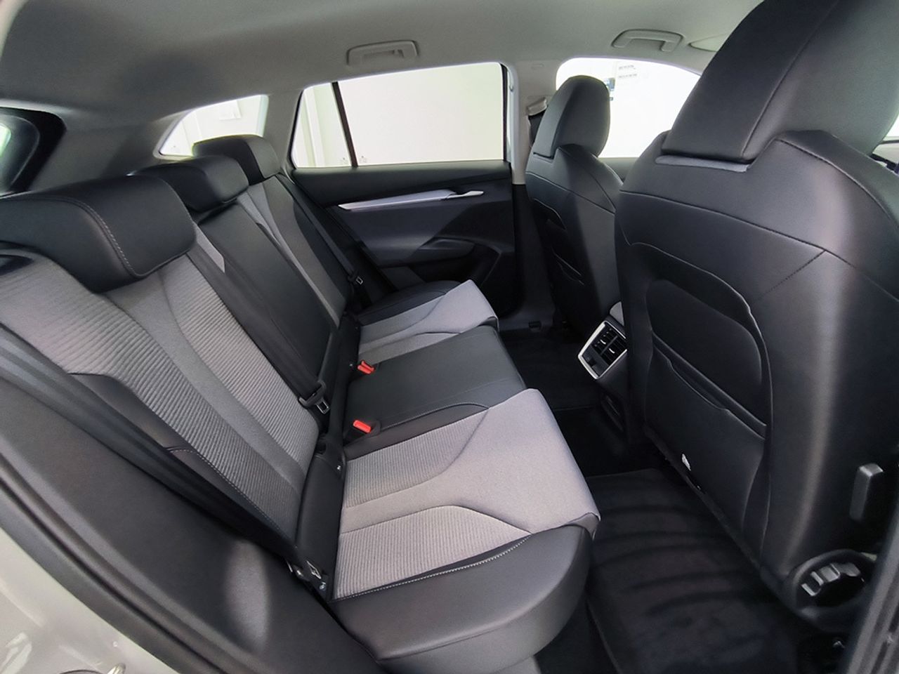Skoda Enyaq 286 Cv Motor Dual - Foto 2