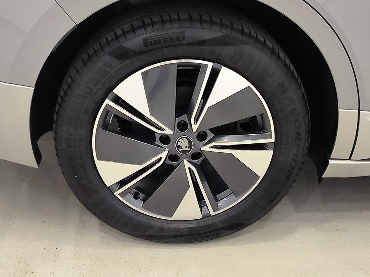 Skoda Enyaq 286 Cv Motor Dual - Foto 2