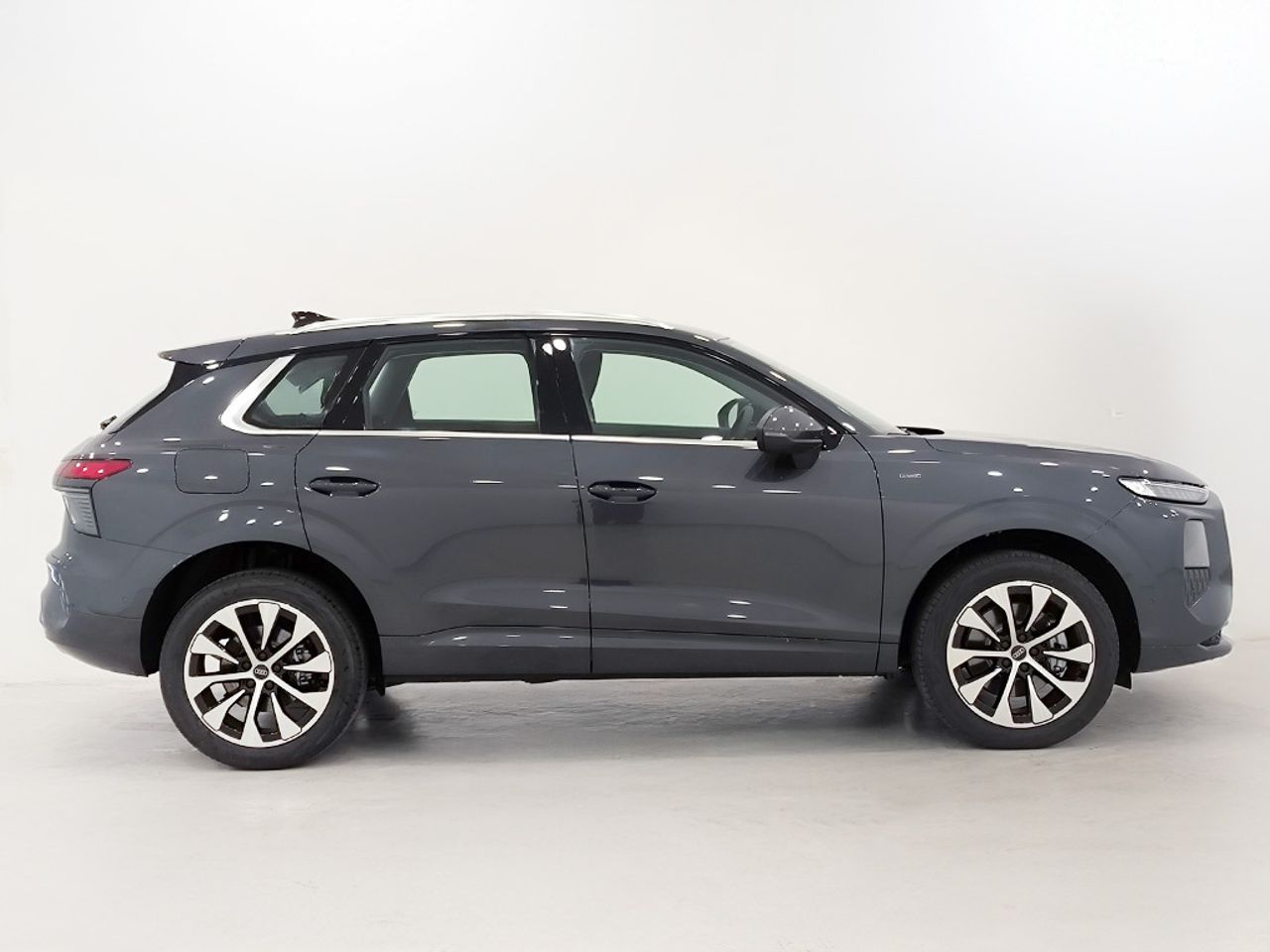 Audi Q3 Suv S Line E-hybrid 200 Kw S Tronic - Foto 2
