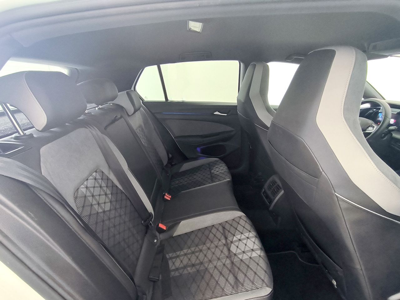 Volkswagen Golf 1.5 Etsi 150 Cv Dsg R-line - Foto 2