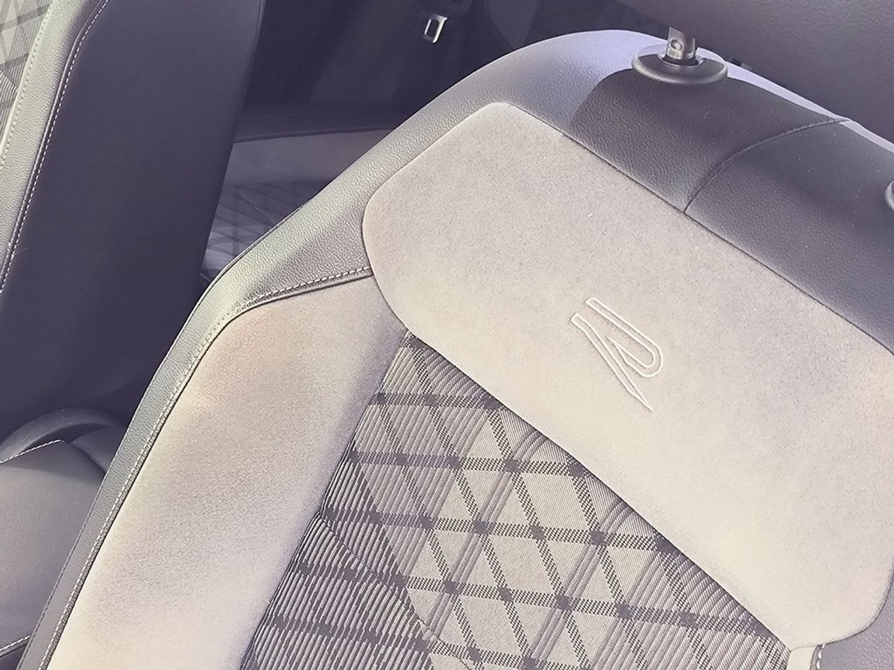 Volkswagen T-roc 1.5 Tsi 150 Cv Dsg R-line - Foto 2