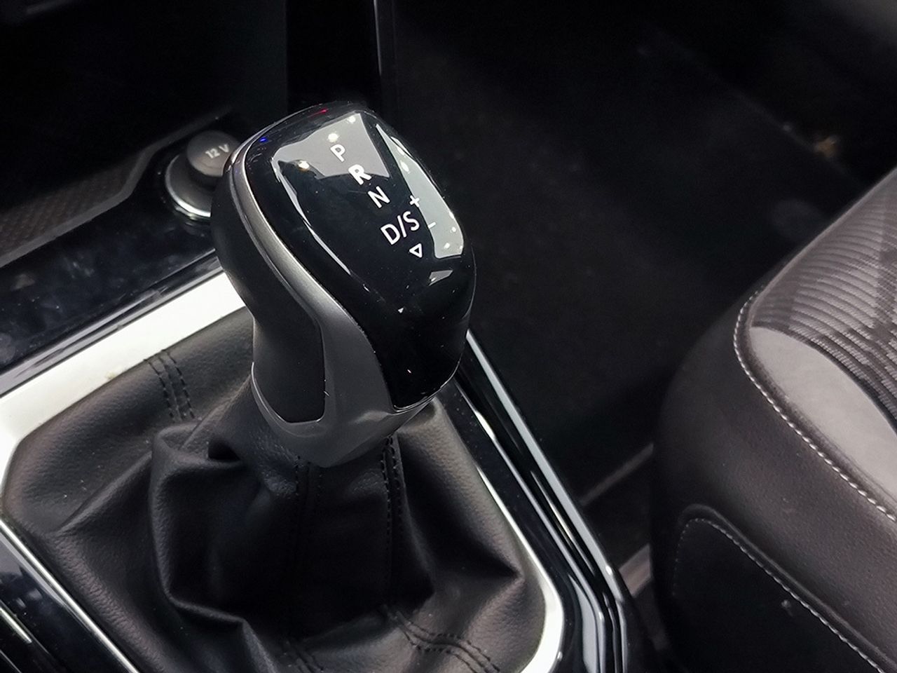 Volkswagen T-roc 1.5 Tsi 150 Cv Dsg R-line - Foto 2