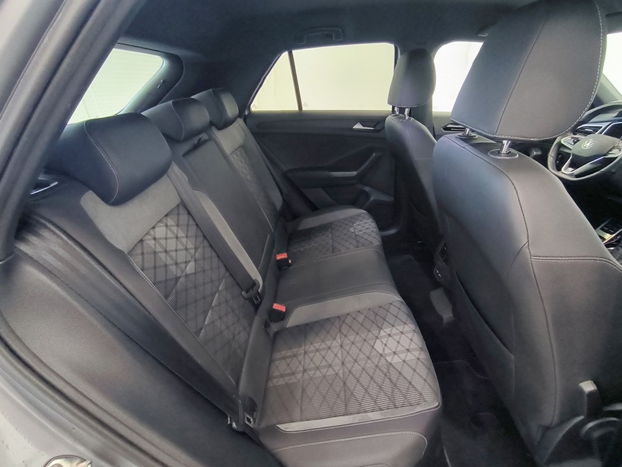 Volkswagen T-roc 1.5 Tsi 150 Cv Dsg R-line - Foto 2