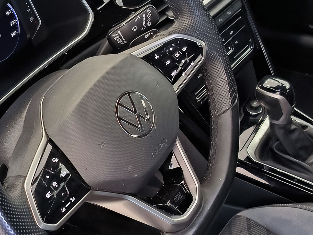 Volkswagen T-roc 1.5 Tsi 150 Cv Dsg R-line - Foto 2