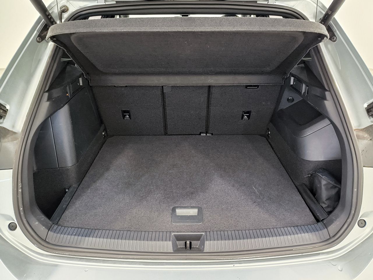 Volkswagen Tiguan R-line 1.5 Tsi Ehybrid 130 Kw 177 Cv / 85 K - Foto 2